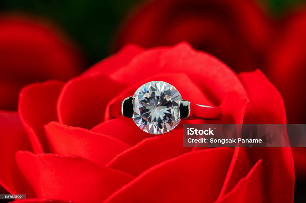 Image showing red rose ring